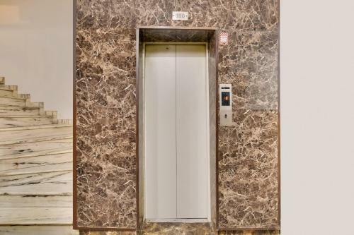 Capital O 44526 Hotel Tjs Royale