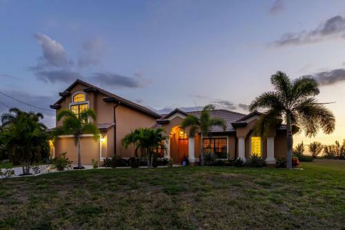 Enchanted Views, Wondrous Memories, Water Views With Heated Pool & Spa