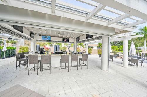 Apartamento First-floor Naples Condo About 3 Mi To Beaches!