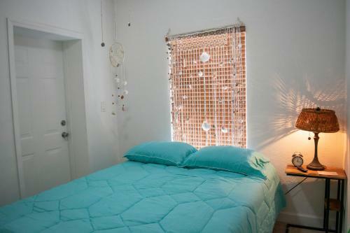 K - Cozy Room With Private Entrance (Apt 3)