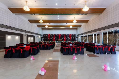 Capital O 5970 Hotel Balaji Central