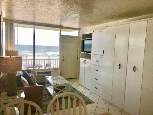 Beachfront Bliss - Suite At Symphony Beach Club