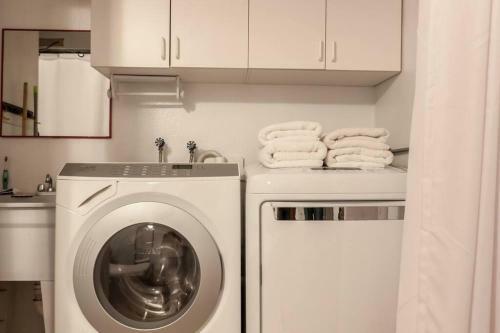 Luxury 4/2 Nr Beach, Hot Tub