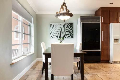 Luxury 4/2 Nr Beach, Hot Tub