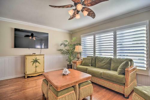 Sunny Seminole Gem With Screened Lanai And Pool!