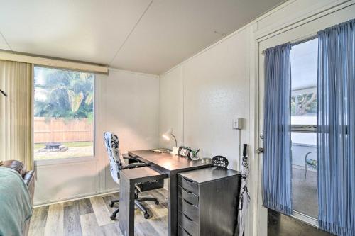 Sunny Hideout With Fenced-in Yard Pets Welcome