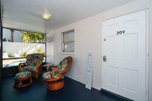 Canal 309 - Right In Siesta Key Village!
