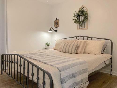 Newly Renovated Townhome With Three King-size Beds