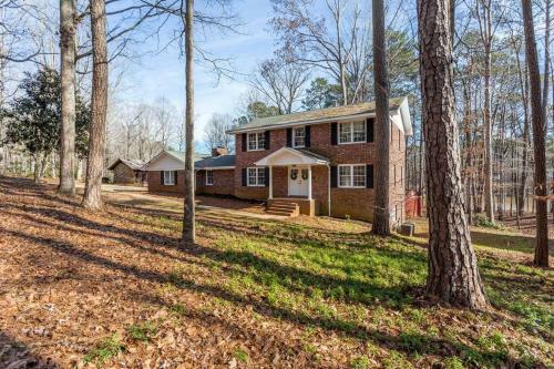 Lakefront Home-2car Garage-tvs-luxury Master Suite