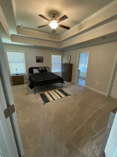 4bdrm Fast Wifi Farmhouse Inspired Home