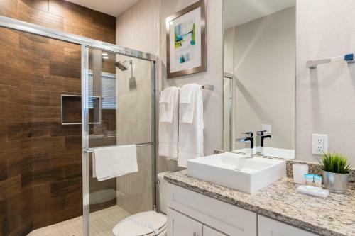 Villa 4 Br 4 Ba Self Check-in Full Kitchen Gym