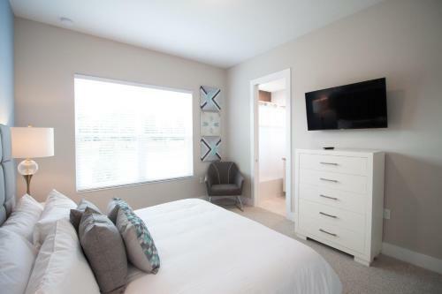 New 4 Br 4 Ba Villa Ground Zero To Theme Parks