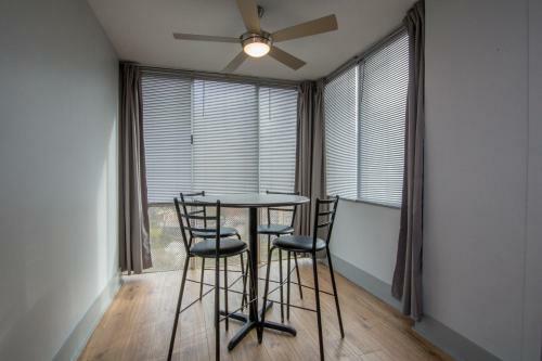 Apartamento 804 Free Parking Modern Downtown Apt, Great Wifi
