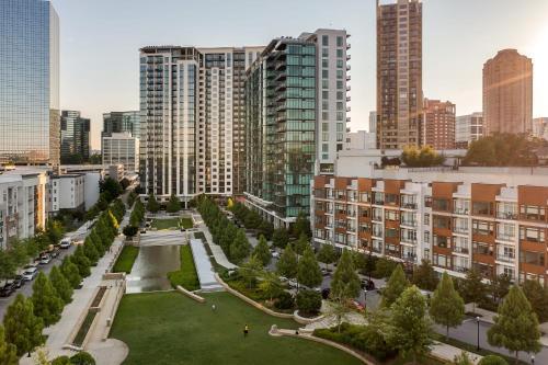 Apartamento Artistically Gleaming Buckhead Retreat