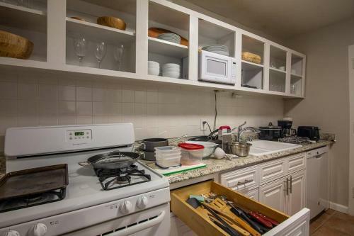 Apartamento 1001 Free Parking, 2 Bd, Modern Dtw, Great Wifi