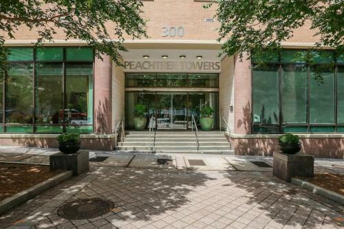 Traditional 1bed 1bath Condo Downtown Atlanta