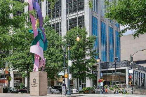 Traditional 1bed 1bath Condo Downtown Atlanta