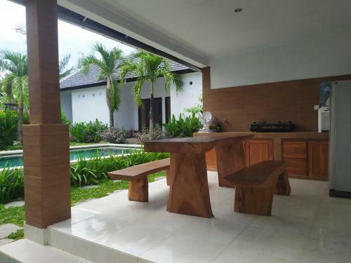 Hotel Oyo 90464 Ryan Guest House