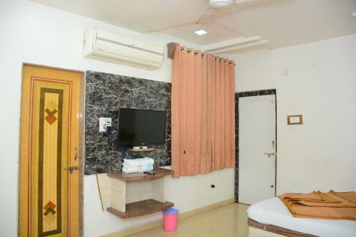 Dwarka Bhavan Hotel
