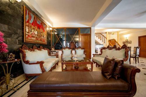 Starry Meadows, Luxurious 3bhk With Mountain View