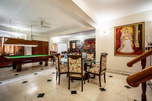 Starry Meadows, Luxurious 3bhk With Mountain View