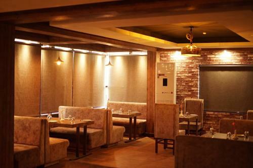 Hotel Aamba Residency