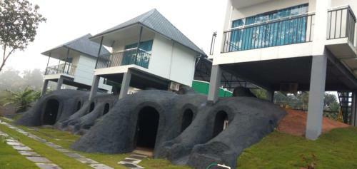 Hotel Wayanad Cave N Pillar Resort