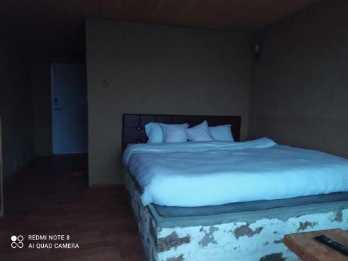 Zazroo Mud Cottages Home Stay