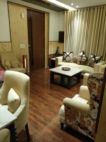 Lushy Days Luxury Apartment, Shimla