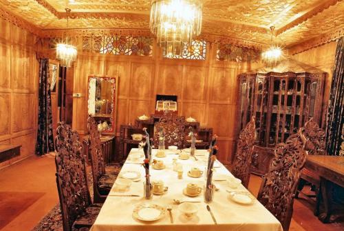 Hotel Meena Group Houseboats
