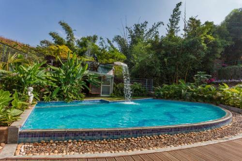Villa Saffronstays Whispering Windmill