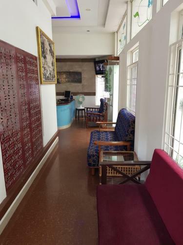 Hotel All Seasons Guest House