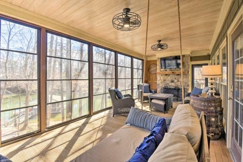 Spacious Lake Hartwell Home With Dock And Views!
