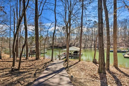 Spacious Lake Hartwell Home With Dock And Views!