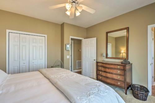 Lavonia Lake House With Private Dock And Bonfire!