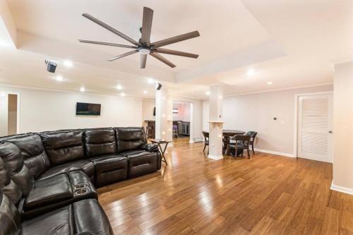 Providence Pl - Sleeps 10 - 4 Bdrms - 15 Min Dwntn