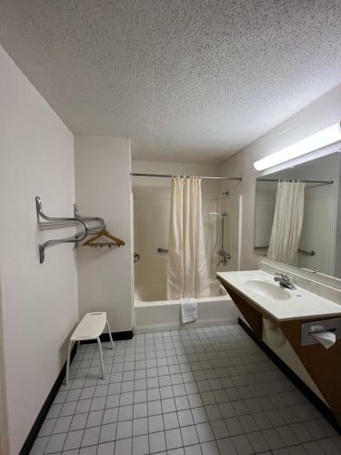 Hotel Garden Inn & Suites