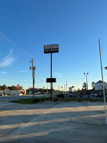 Hotel Garden Inn & Suites