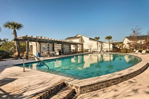 Chic St Simons Island Townhome With Pool Access
