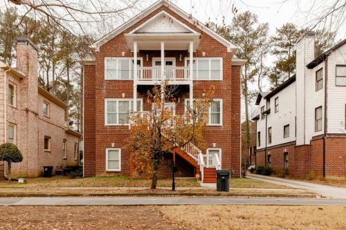 Spacious And Luxurious Home In Metro Atlanta