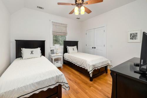 3 Bedroom 3 Bath House On Broadway St