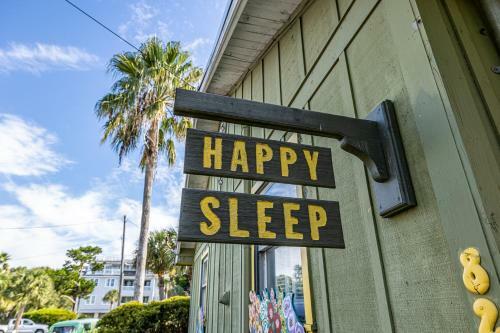 Happy Sleep- 2 Bedroom 1 Bath Beachfront Home!!!