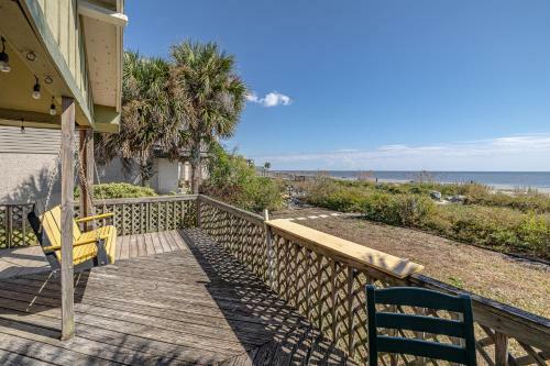 Happy Sleep- 2 Bedroom 1 Bath Beachfront Home!!!