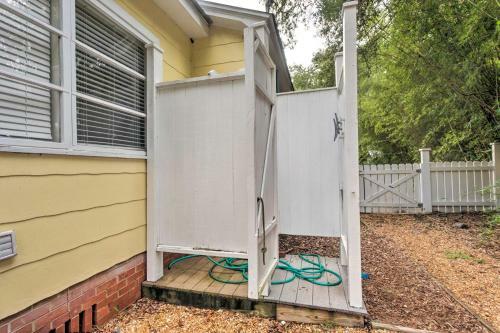 St Simons Island Cottage About 1 Block Walk To Beach!