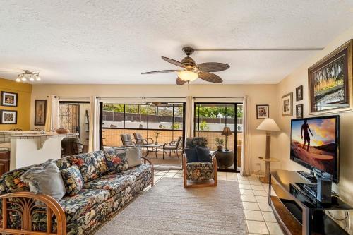Kona Plaza#113
