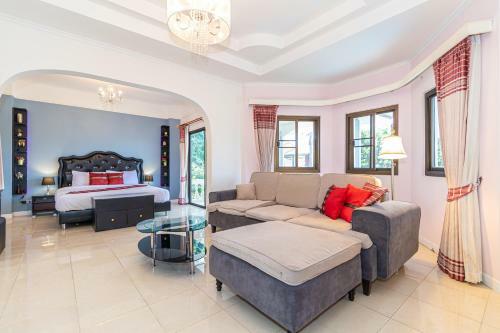 Villa Bella - 5 Bedrooms Private Pool Villa