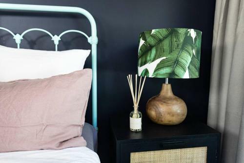 Whitsunday View Boho Apartment In Airlie Beach