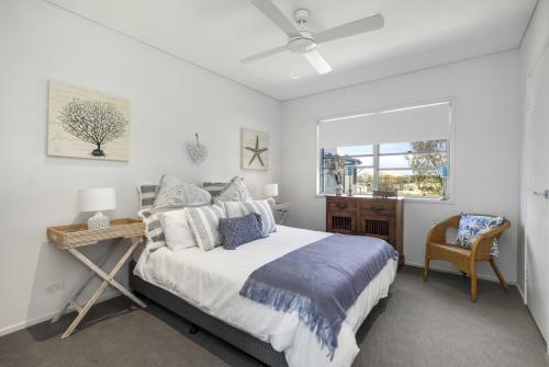 5 Bedroom Beachside Entertainer By Uholiday