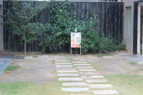Hotel Country Inn Vrindavan