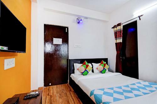 Hostal Oyo 80645 Rose Inn